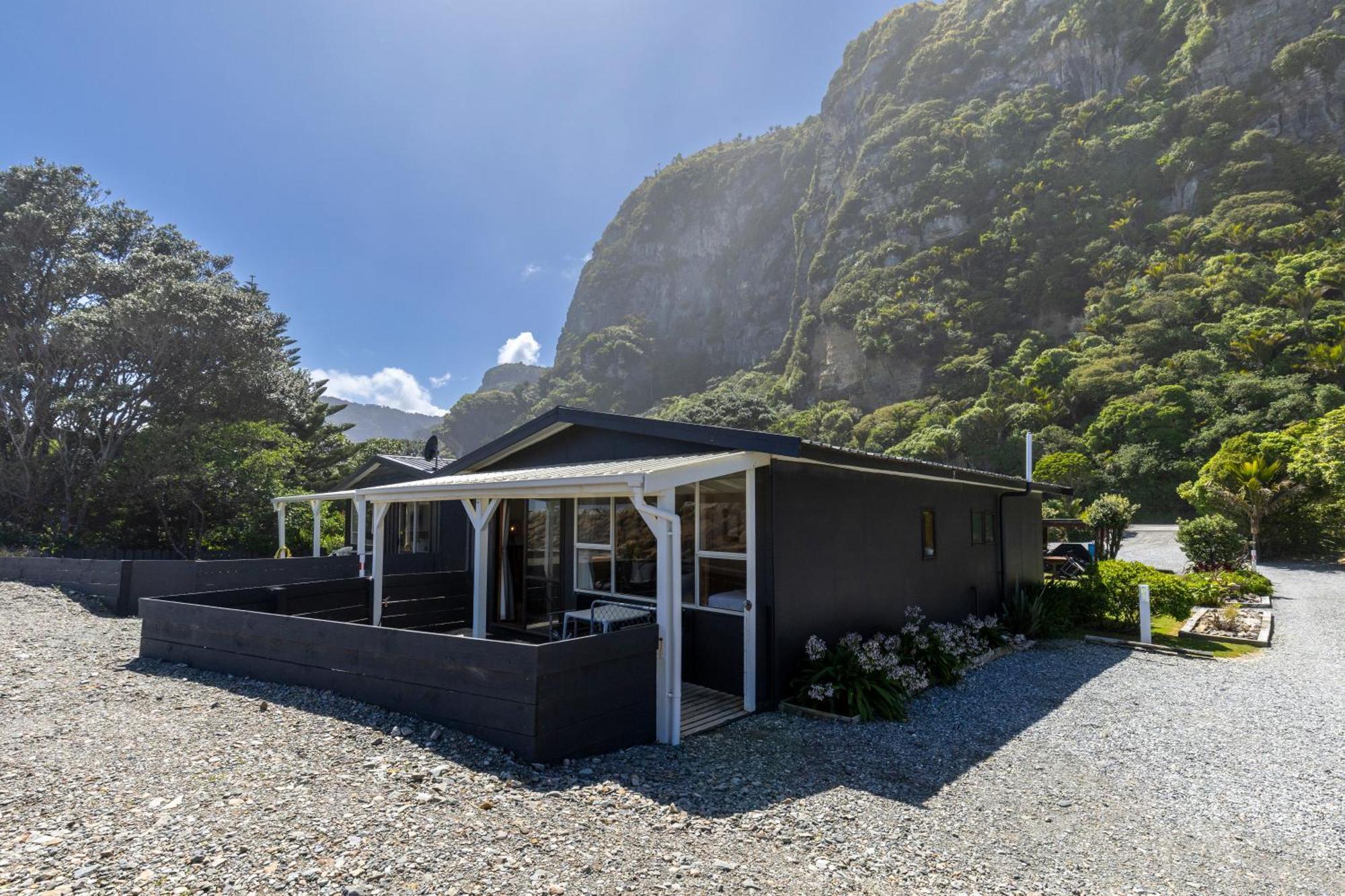 Punakaiki Beachfront Motels מראה חיצוני תמונה