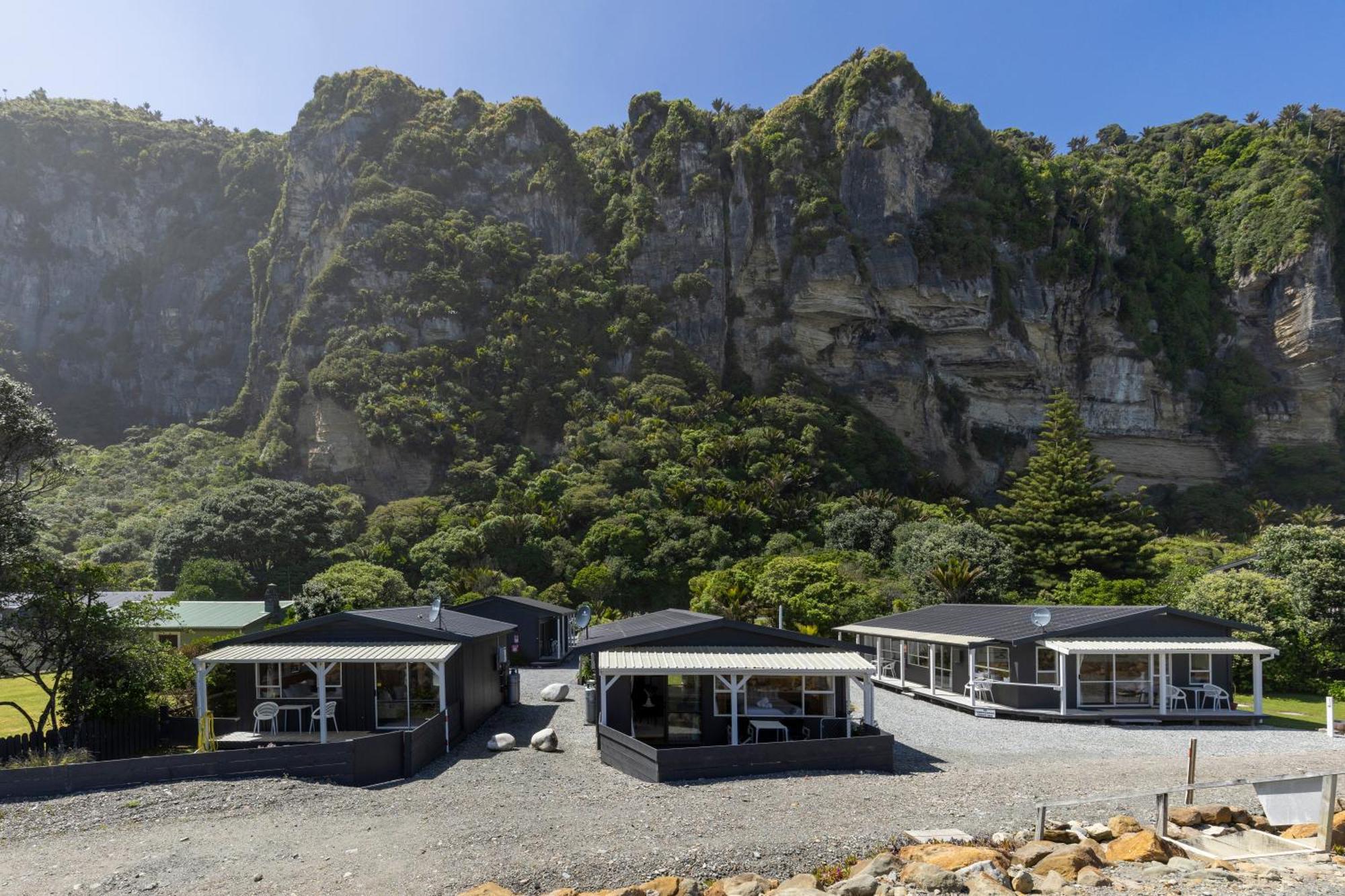 Punakaiki Beachfront Motels מראה חיצוני תמונה