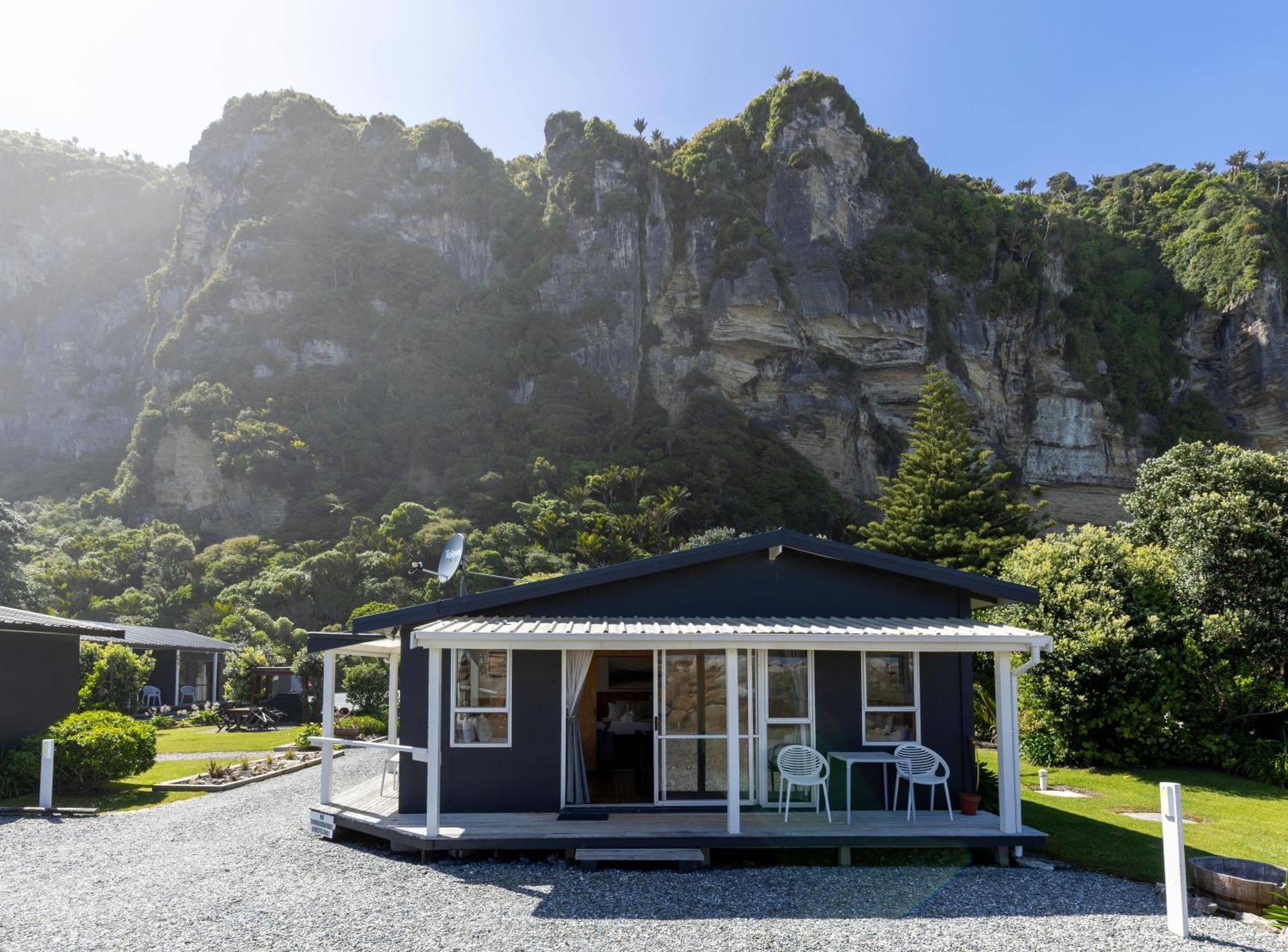 Punakaiki Beachfront Motels מראה חיצוני תמונה